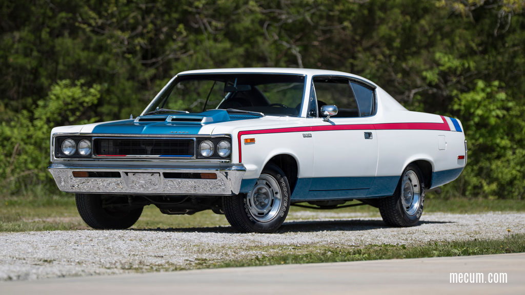 Photo of the front of a 1970 AMC Rebel Machine