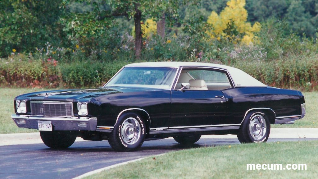 Photo of the side of a 1971 Monte Carlo SS